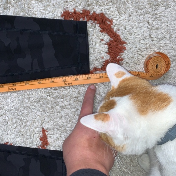 Lululemon- High Rise Black Camo Leggings- Sz 10- 29” Inseam - Picture 13 of 13